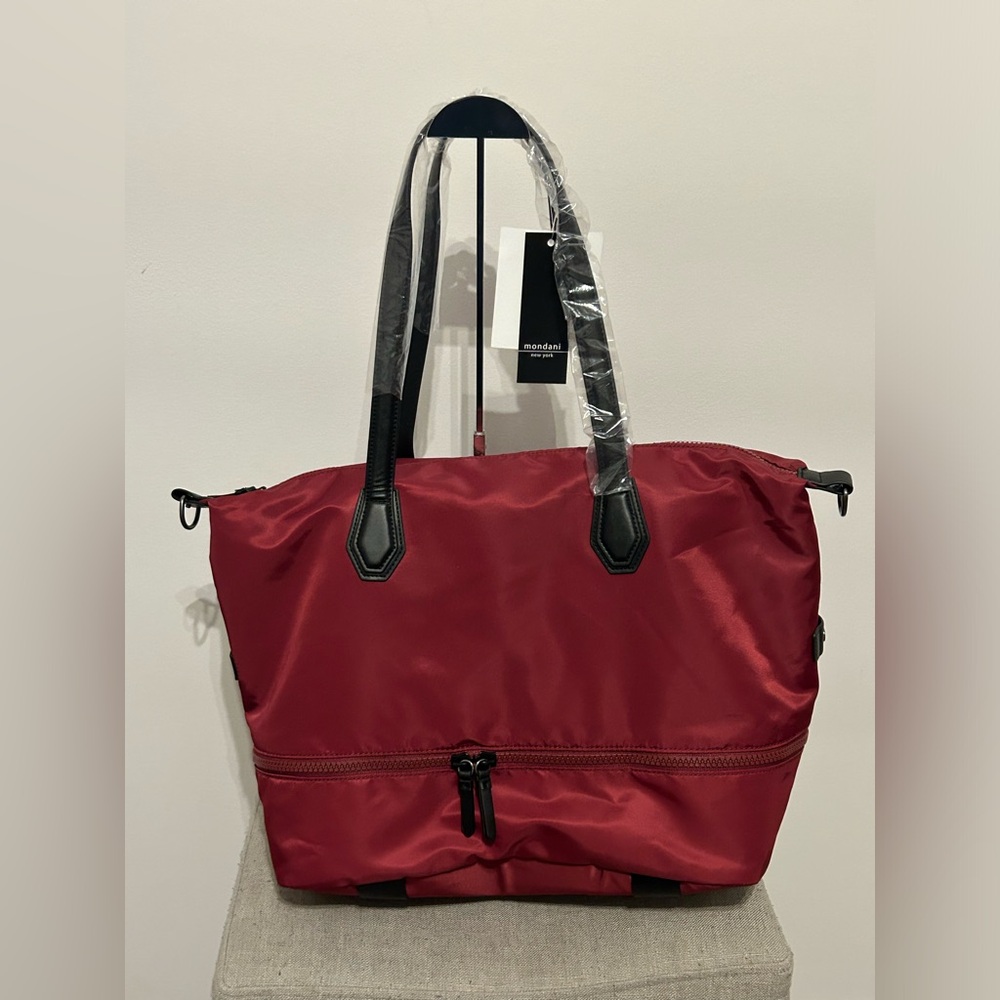 Mondani Weekender Bag NWT